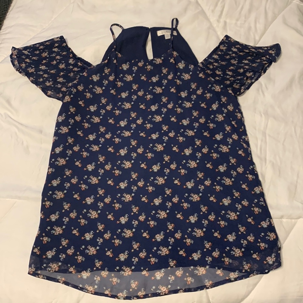 Nine Britton Cold Shoulder Floral Top